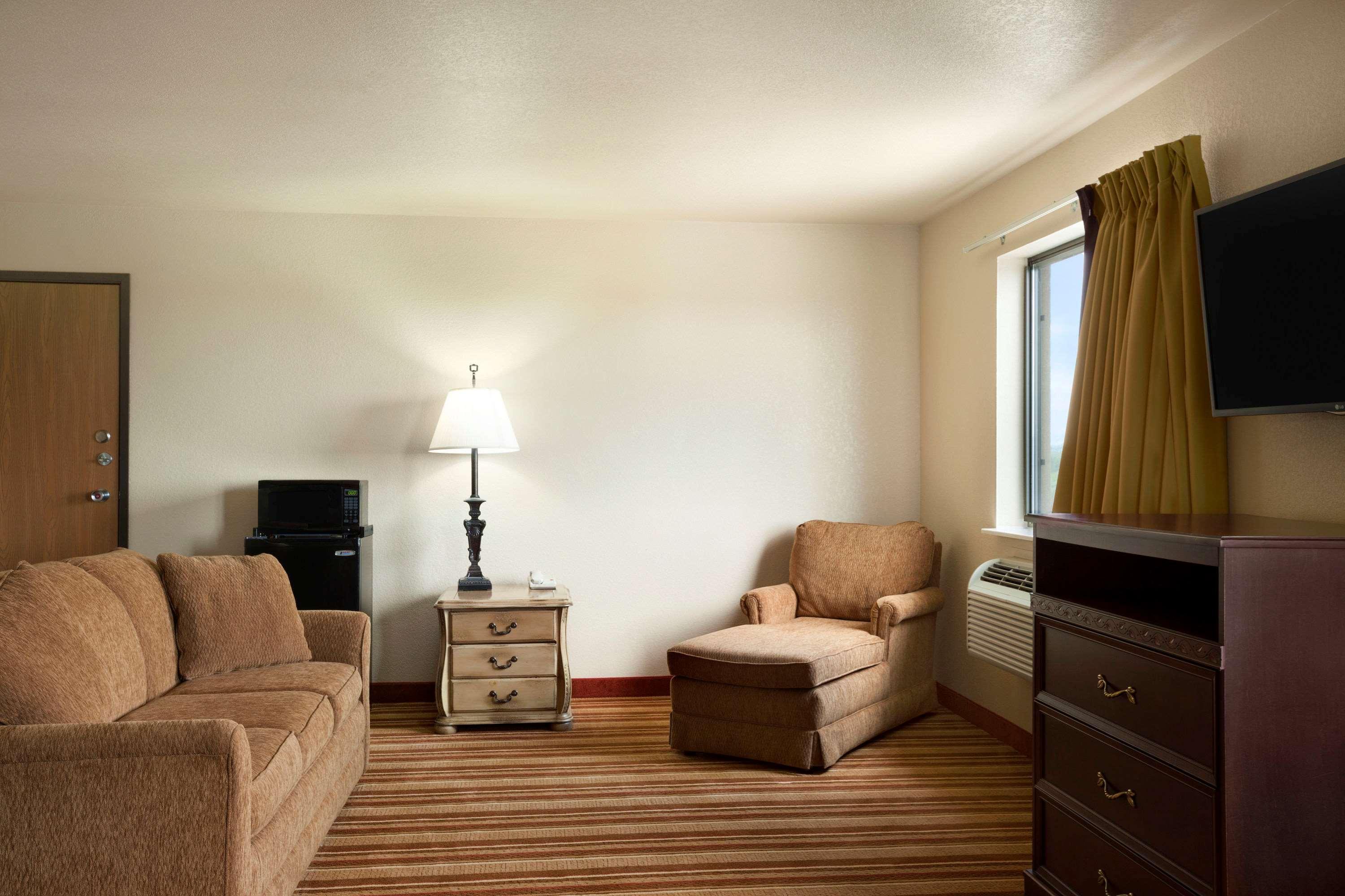 Motel Super 8 By Wyndham Macon Exterior foto